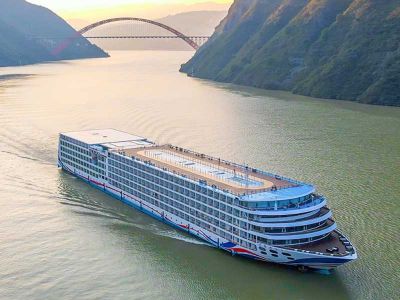 Yangtze River Cruise & Ships