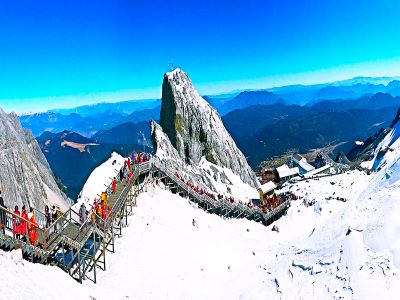 Lijiang Jade Dragon Snow Mountain Yulong