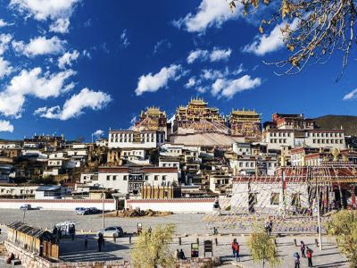 Ganden Songzanlin Monastery in Shangrila