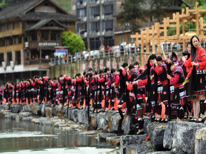 Longji Huangluo Hong Yao Village