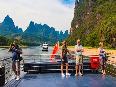 The Li River Cruise from Guilin to Yangshuo in Guangxi