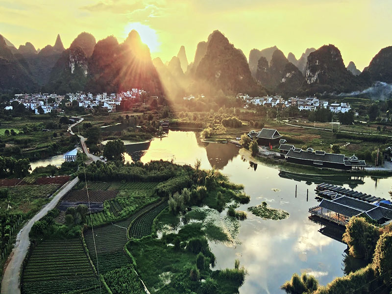 Yangshuo Shangri-la Shiwaitaoyuan Park